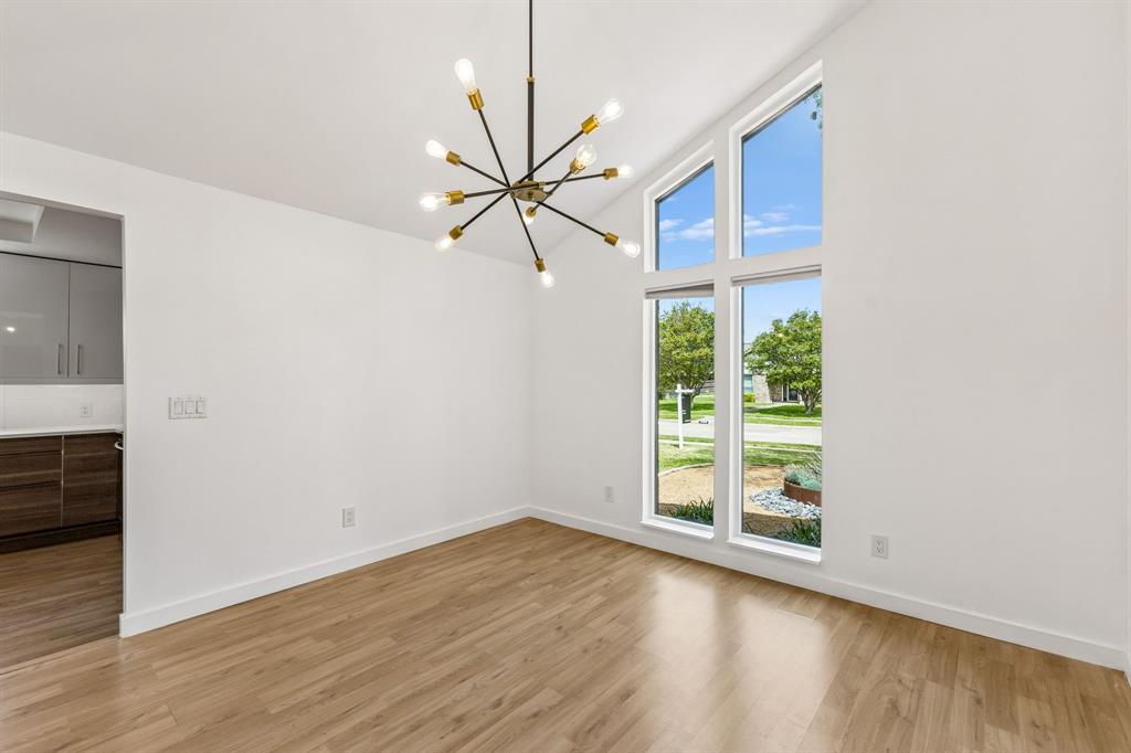 3116 Kingsbridge Drive Property Photo 11