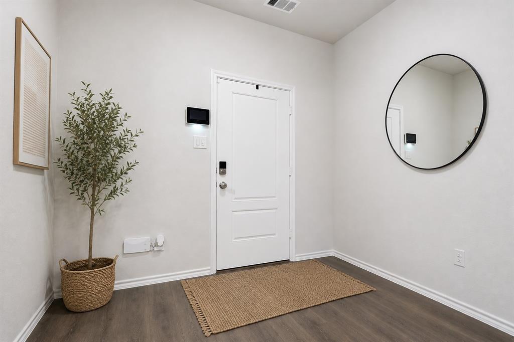 1000 Euston Street Property Photo 3