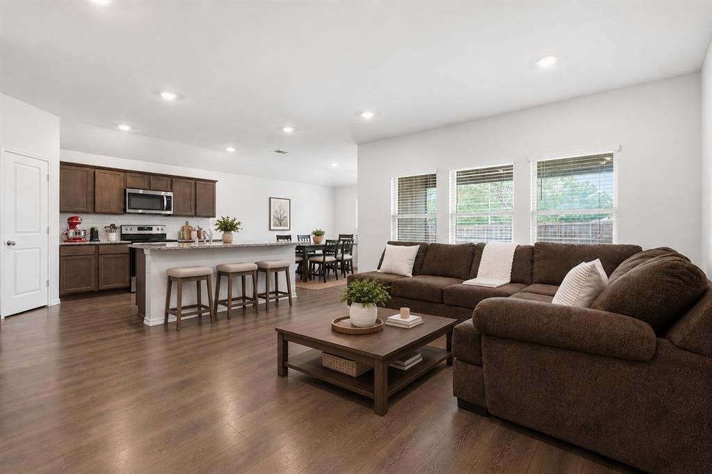 1000 Euston Street Property Photo 6