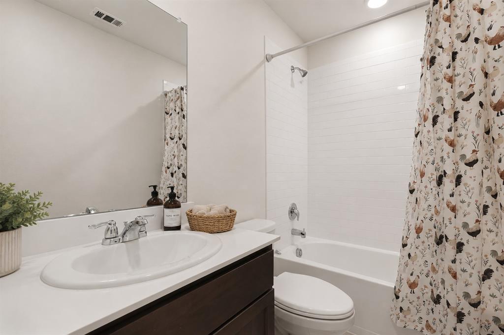 1000 Euston Street Property Photo 11