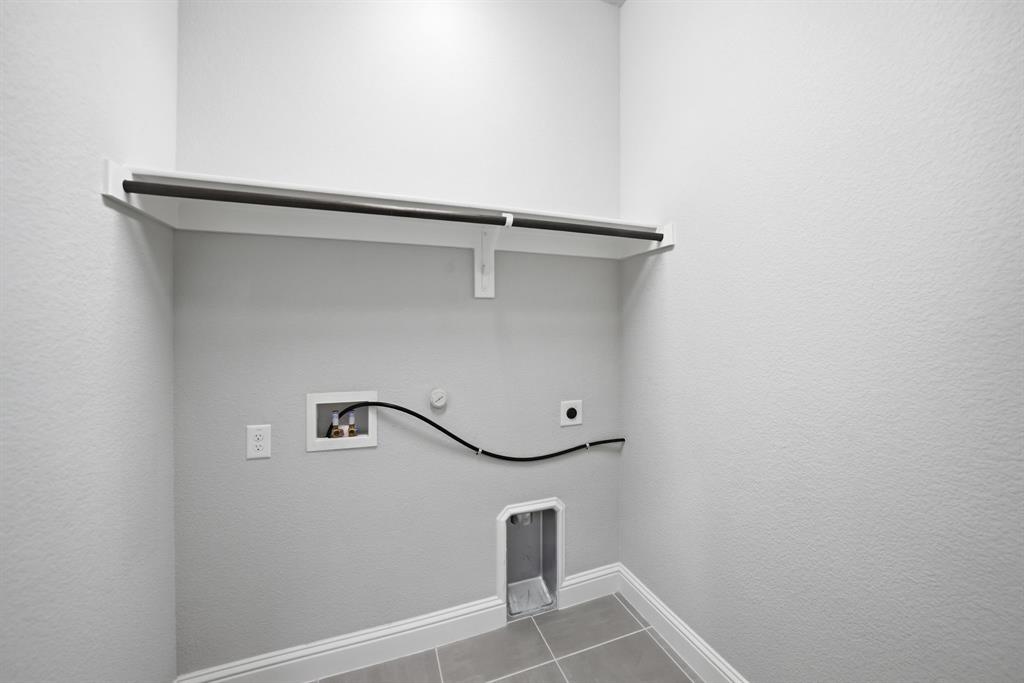 911 Midland Drive Property Photo 16