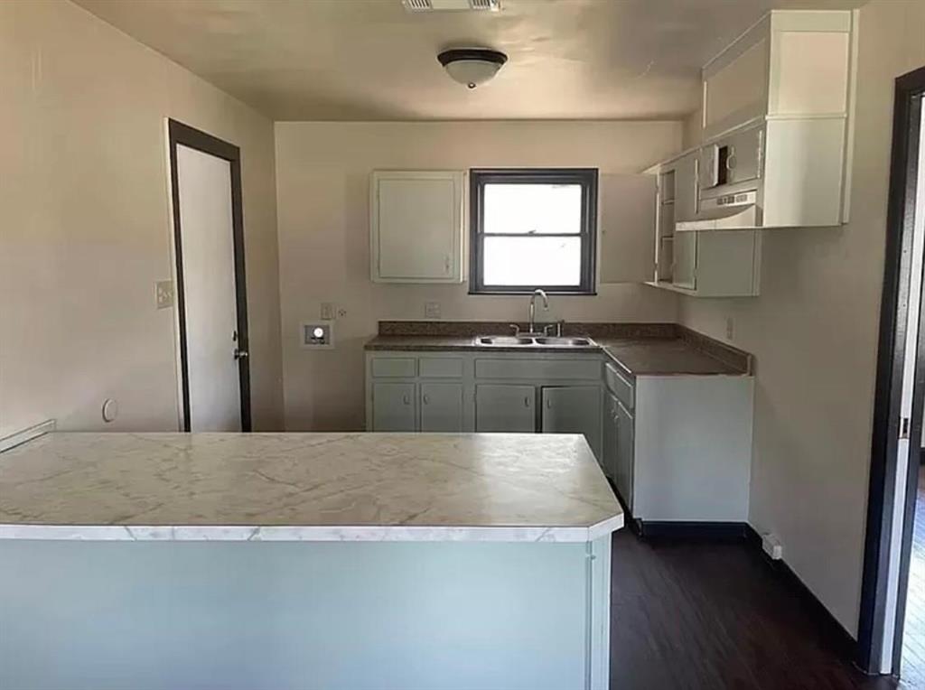 910 Circle Drive Property Photo 8