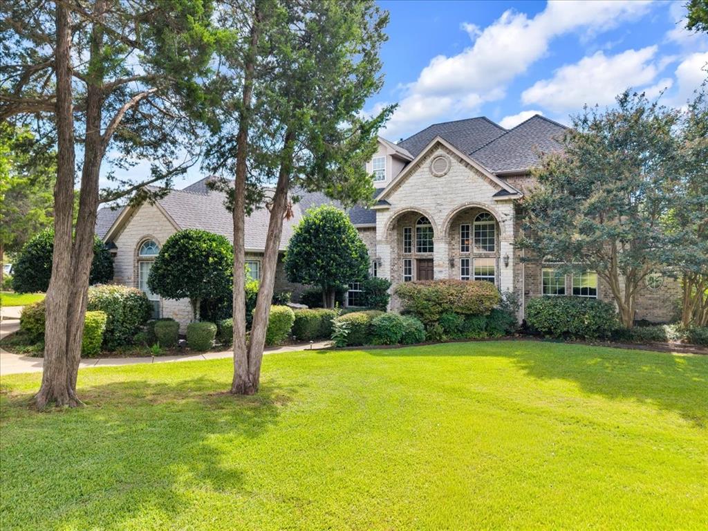 2201 Somerset Property Photo 2