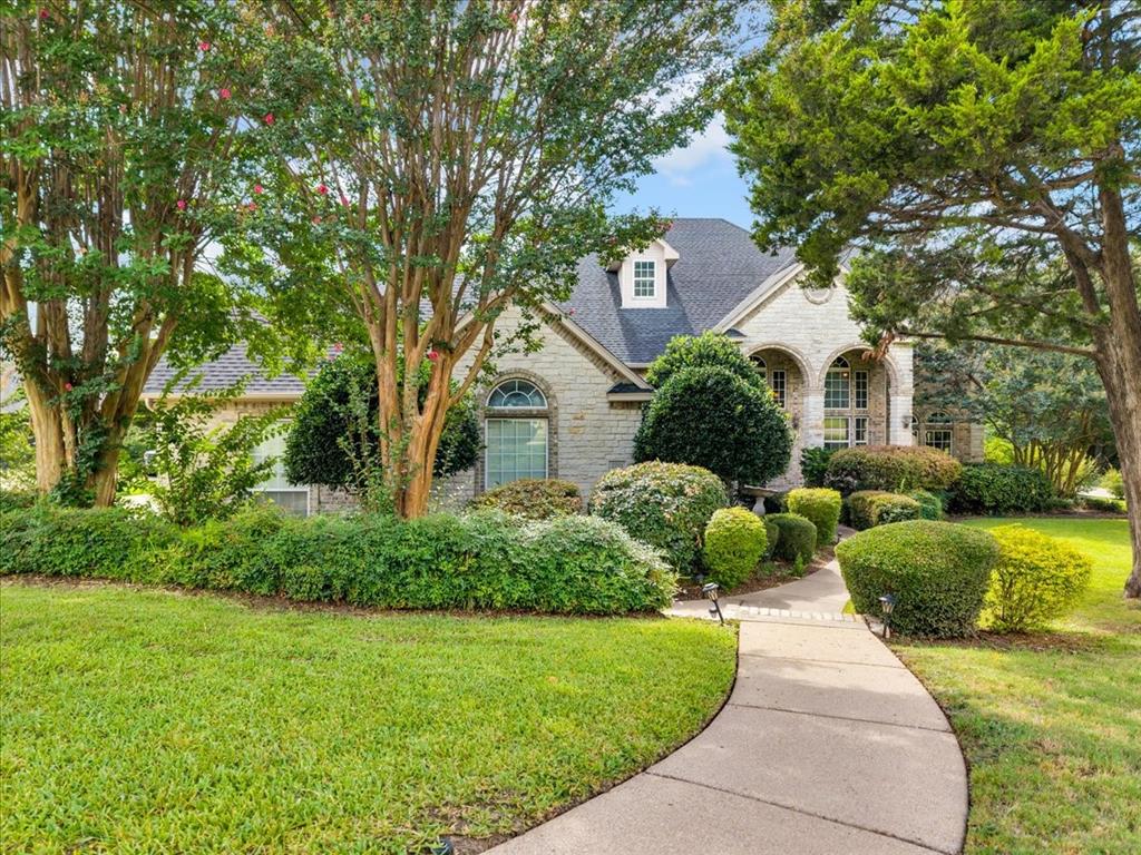 2201 Somerset Property Photo 4