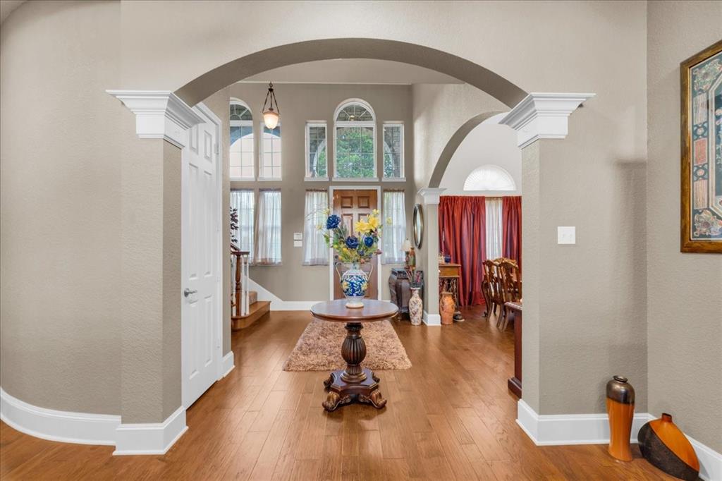 2201 Somerset Property Photo 5