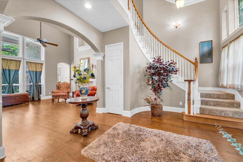 2201 Somerset Property Photo 7