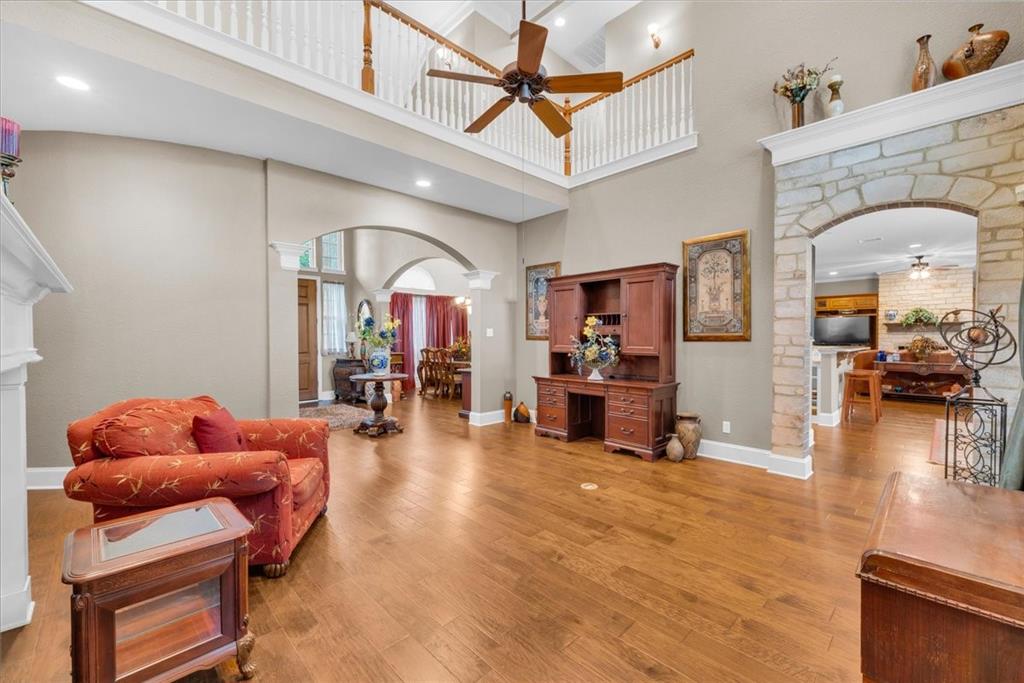 2201 Somerset Property Photo 11