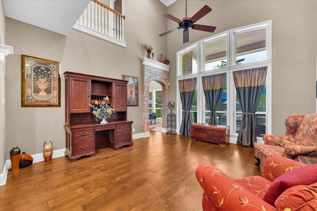 2201 Somerset Property Photo 12