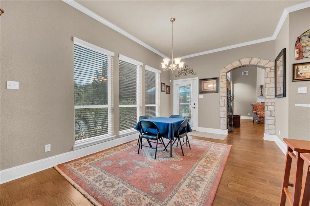 2201 Somerset Property Photo 13