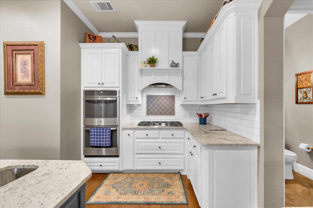 2201 Somerset Property Photo 17