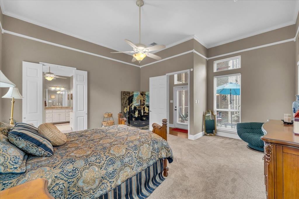 2201 Somerset Property Photo 21