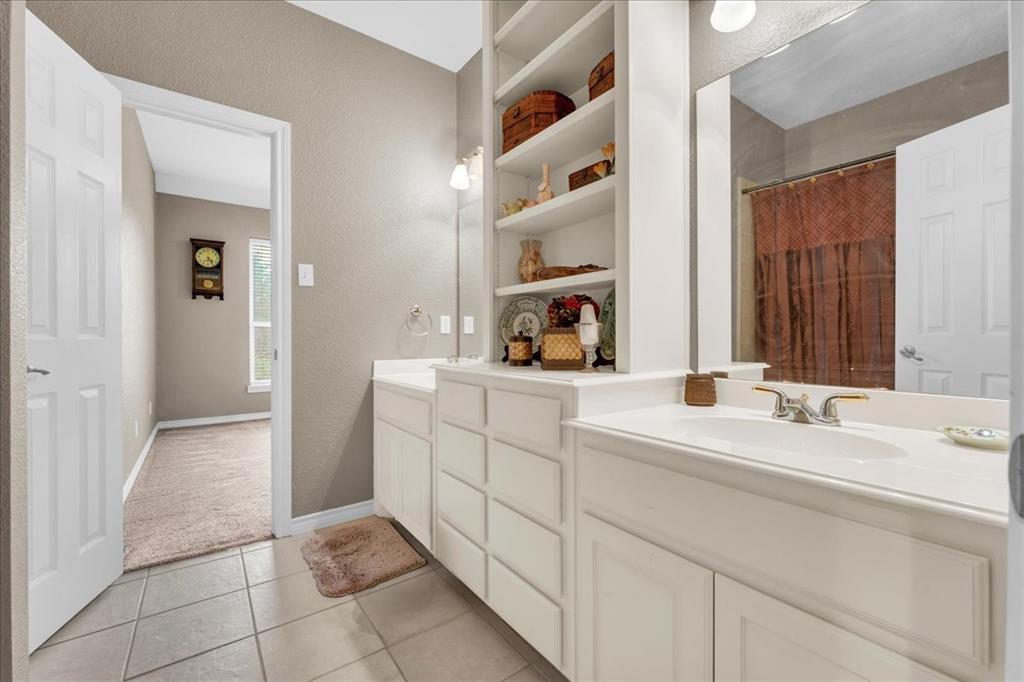 2201 Somerset Property Photo 27