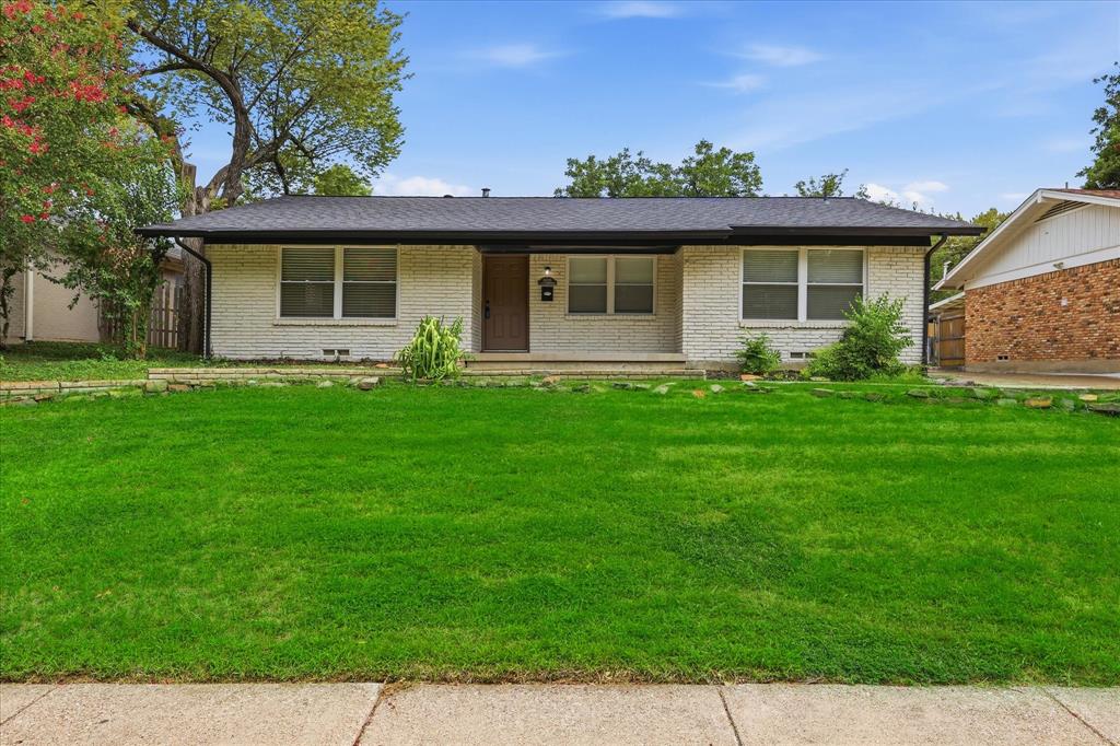 10039 Shadyview Drive Property Photo 1