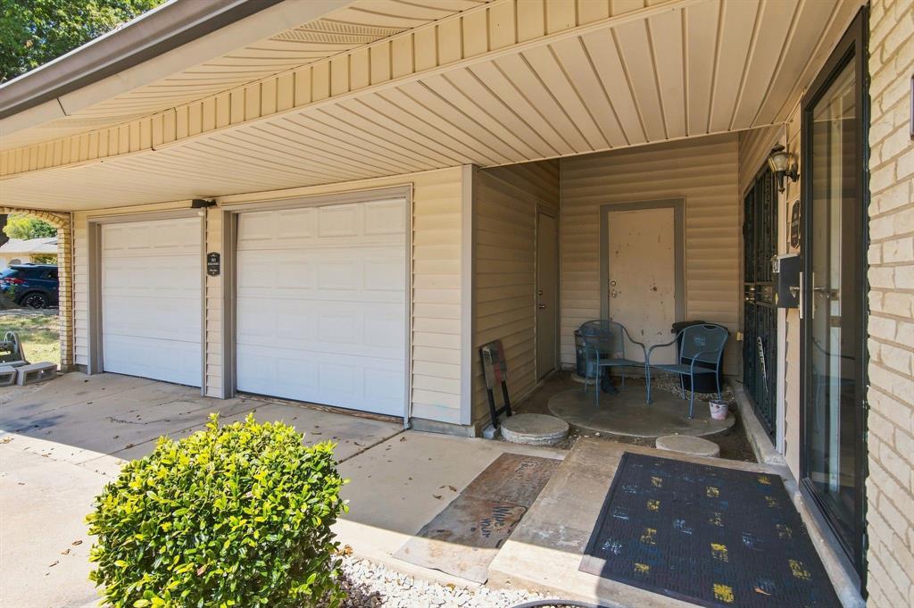 2420 Timberlake Drive Property Photo 4