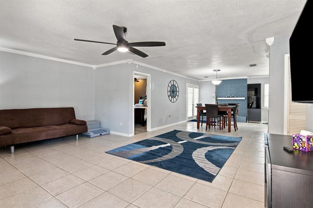 2420 Timberlake Drive Property Photo 5