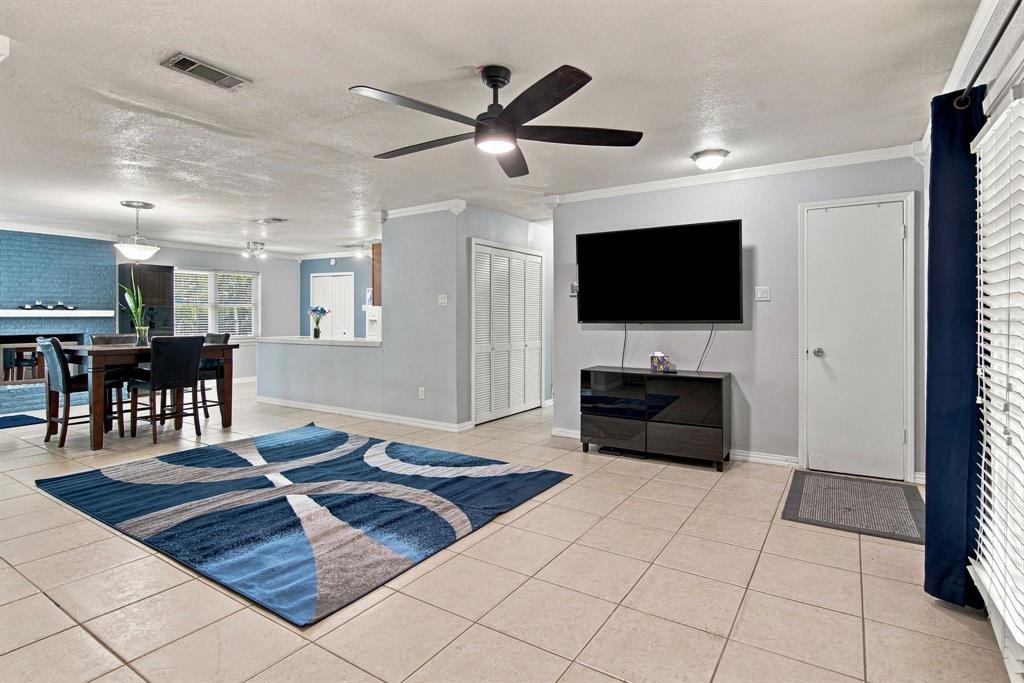 2420 Timberlake Drive Property Photo 8