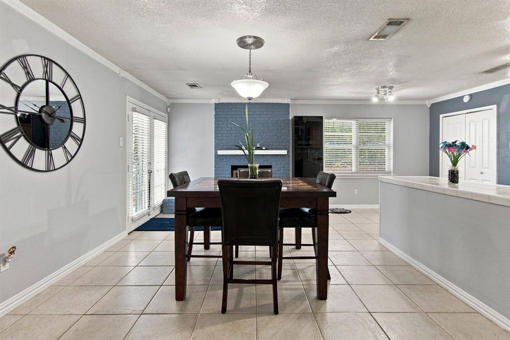2420 Timberlake Drive Property Photo 9