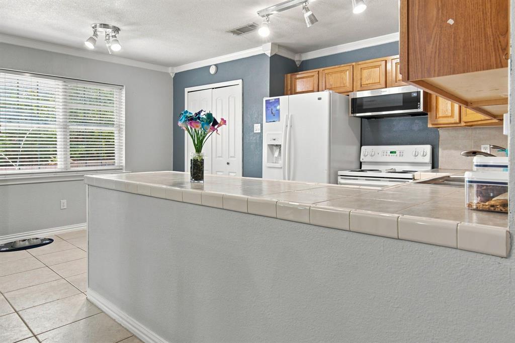 2420 Timberlake Drive Property Photo 12