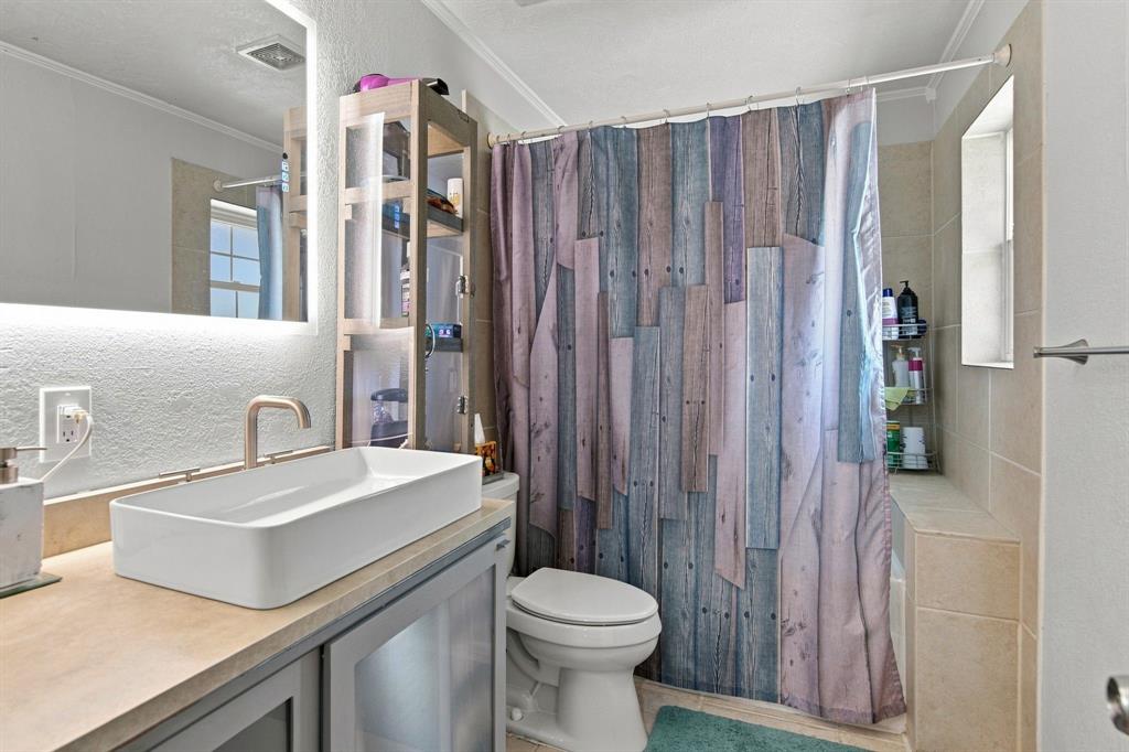 2420 Timberlake Drive Property Photo 21