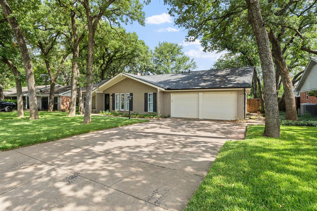1217 W Redbud Drive Property Photo 3