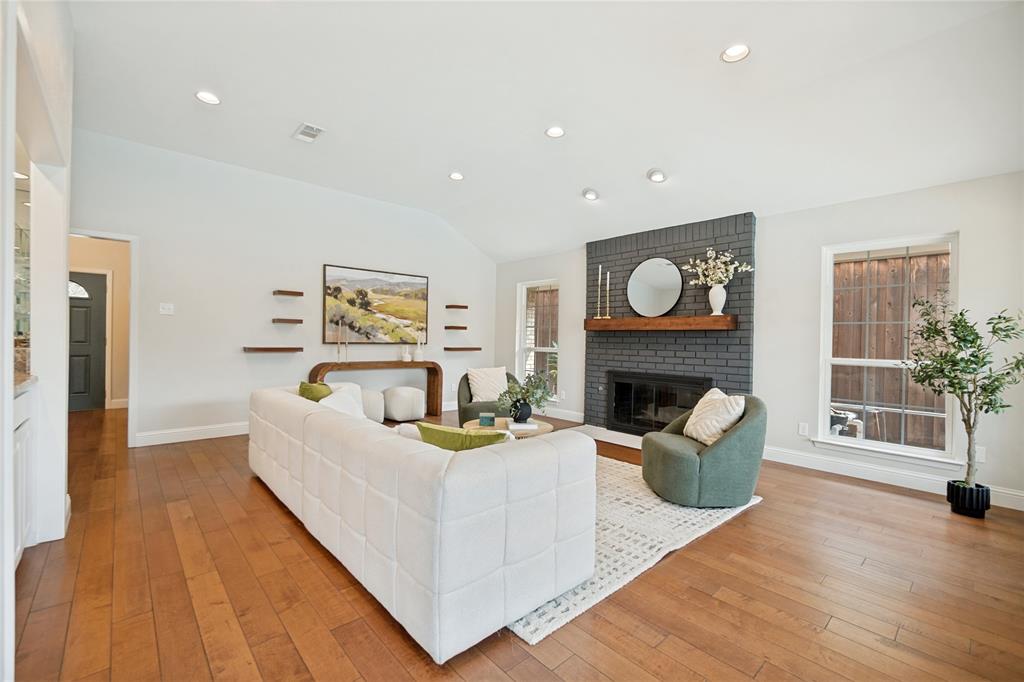 6204 La Cosa Drive Property Photo 3