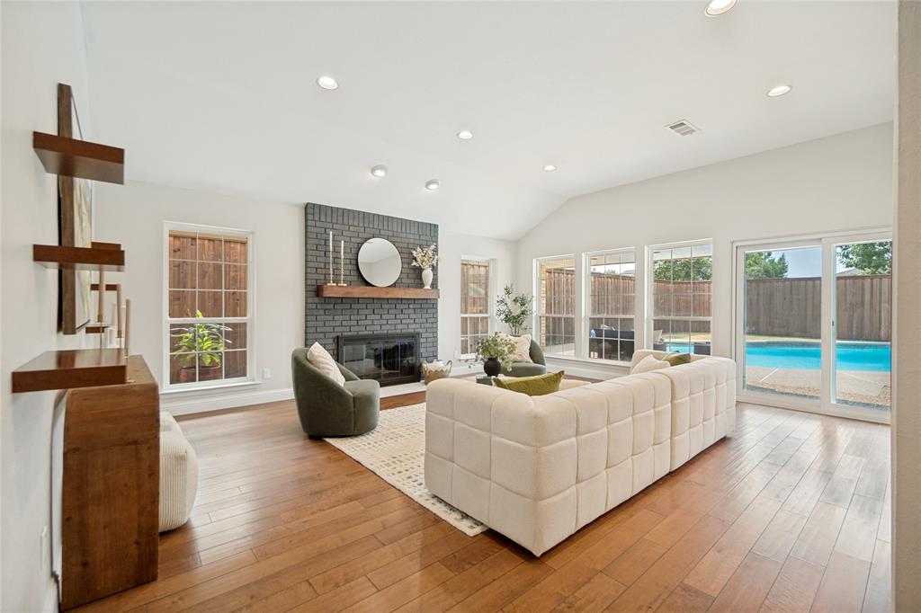 6204 La Cosa Drive Property Photo 4