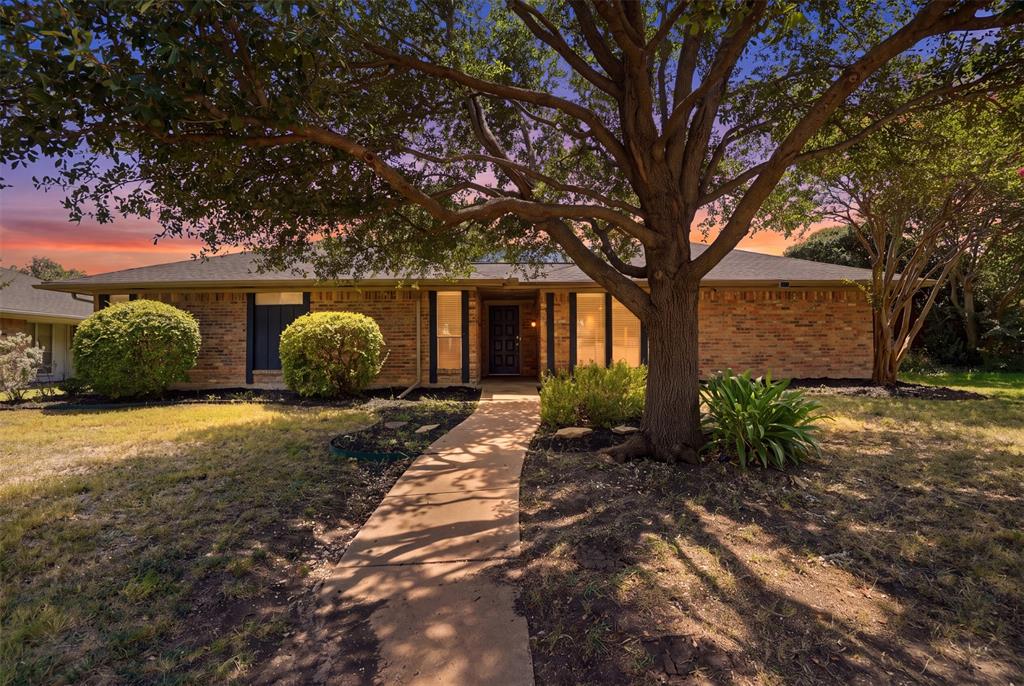 1000 Lexington Drive Property Photo 1