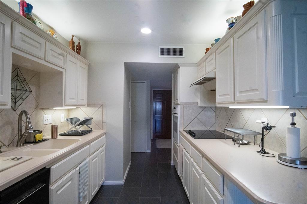 829 Cambridge Drive Property Photo 10