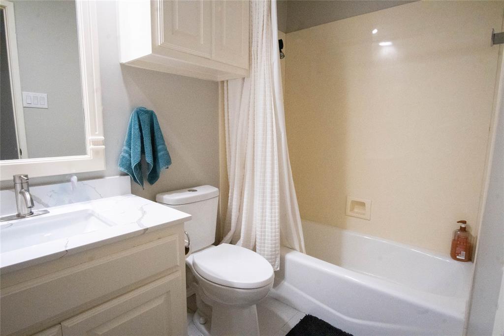 829 Cambridge Drive Property Photo 19