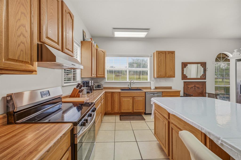 7835 N Us Highway 377 Property Photo 10