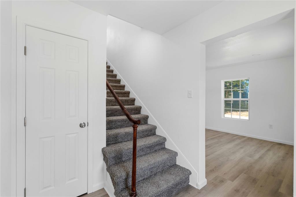 2201 Vincent Street Property Photo 4