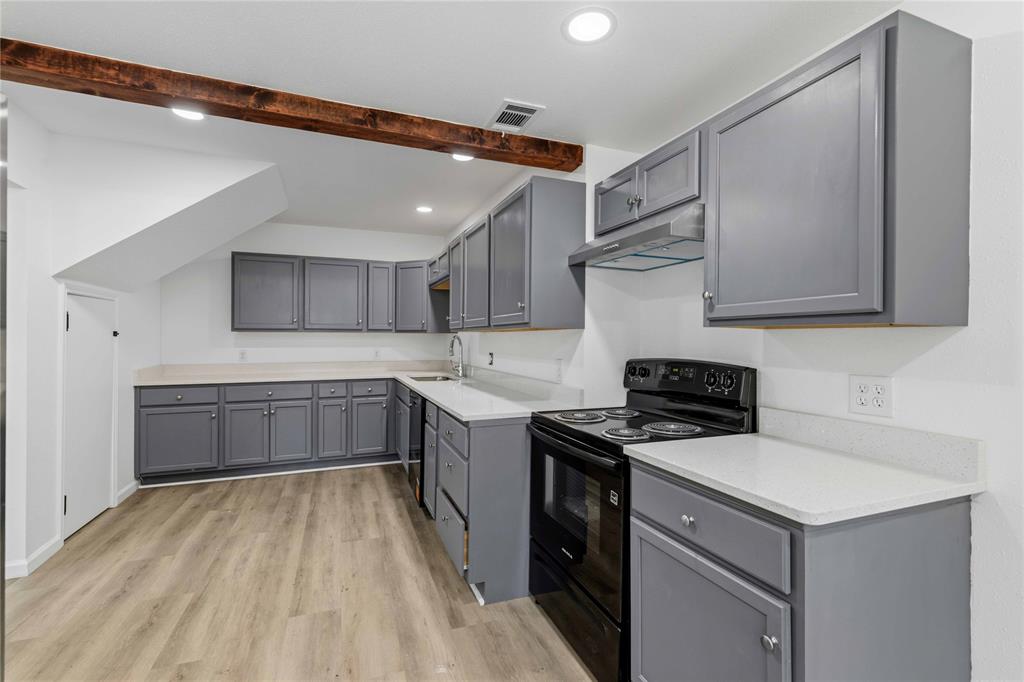 2201 Vincent Street Property Photo 10
