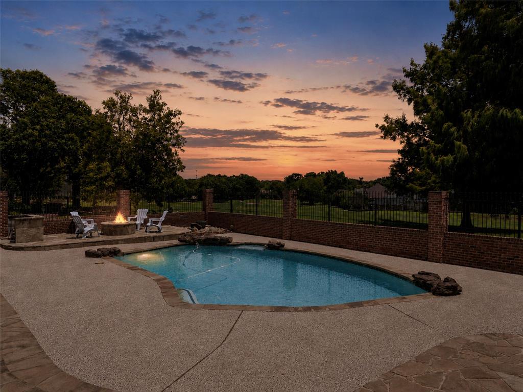 6500 Hollytree Circle Property Photo 2