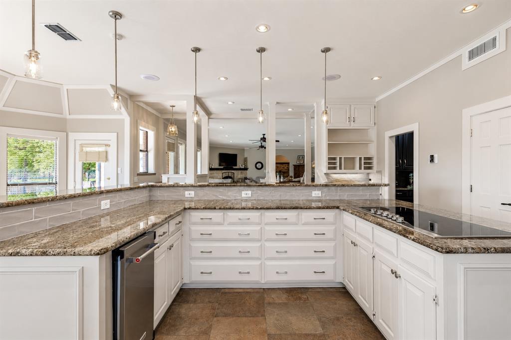 6500 Hollytree Circle Property Photo 10