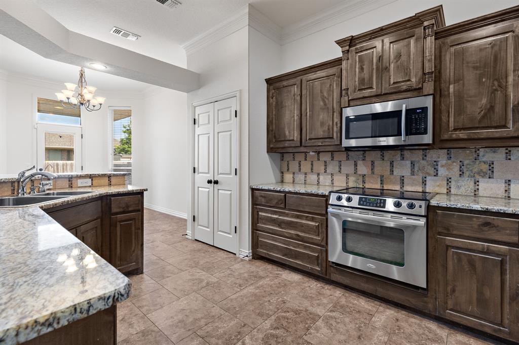 5014 Cypress Property Photo 6