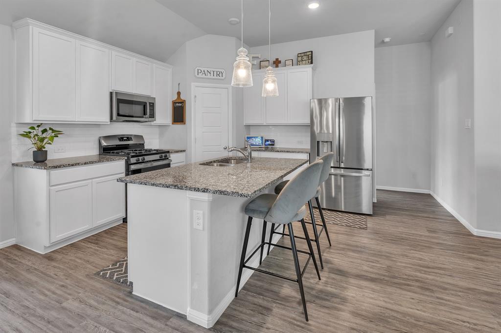 7118 Pampas Place Property Photo 10