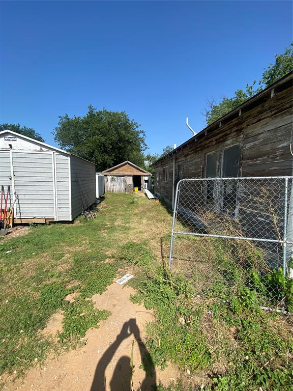 402 S Nueces Street Property Photo 3