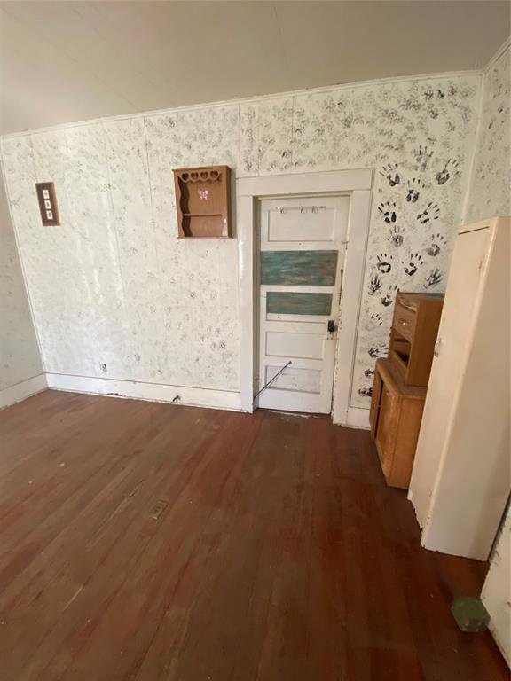 402 S Nueces Street Property Photo 9