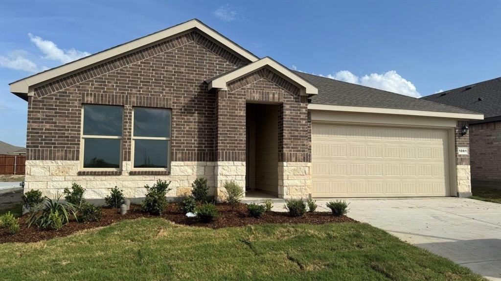 1061 STANDING POINT Drive Property Photo 1