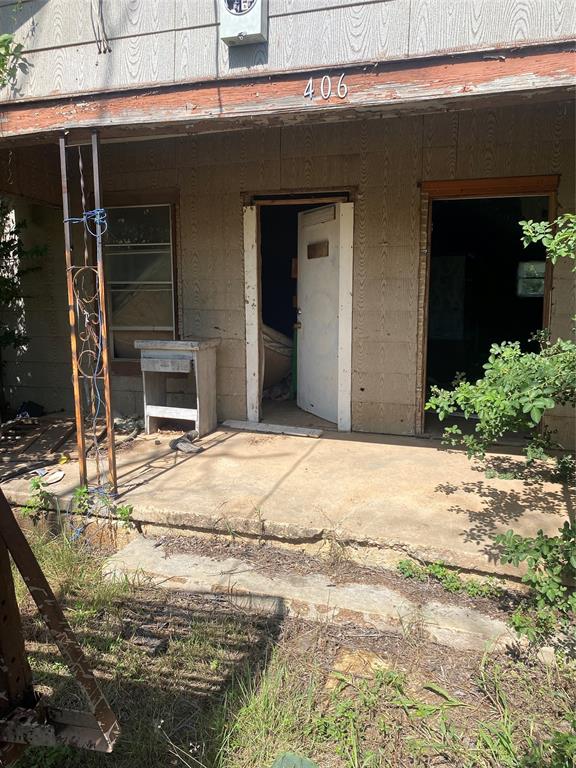 406 Crockett Street Property Photo 2