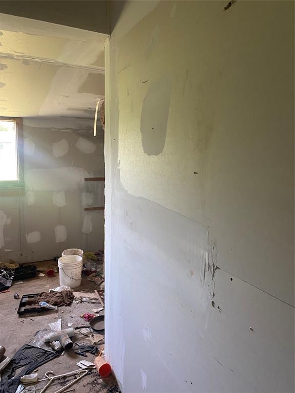 406 Crockett Street Property Photo 4