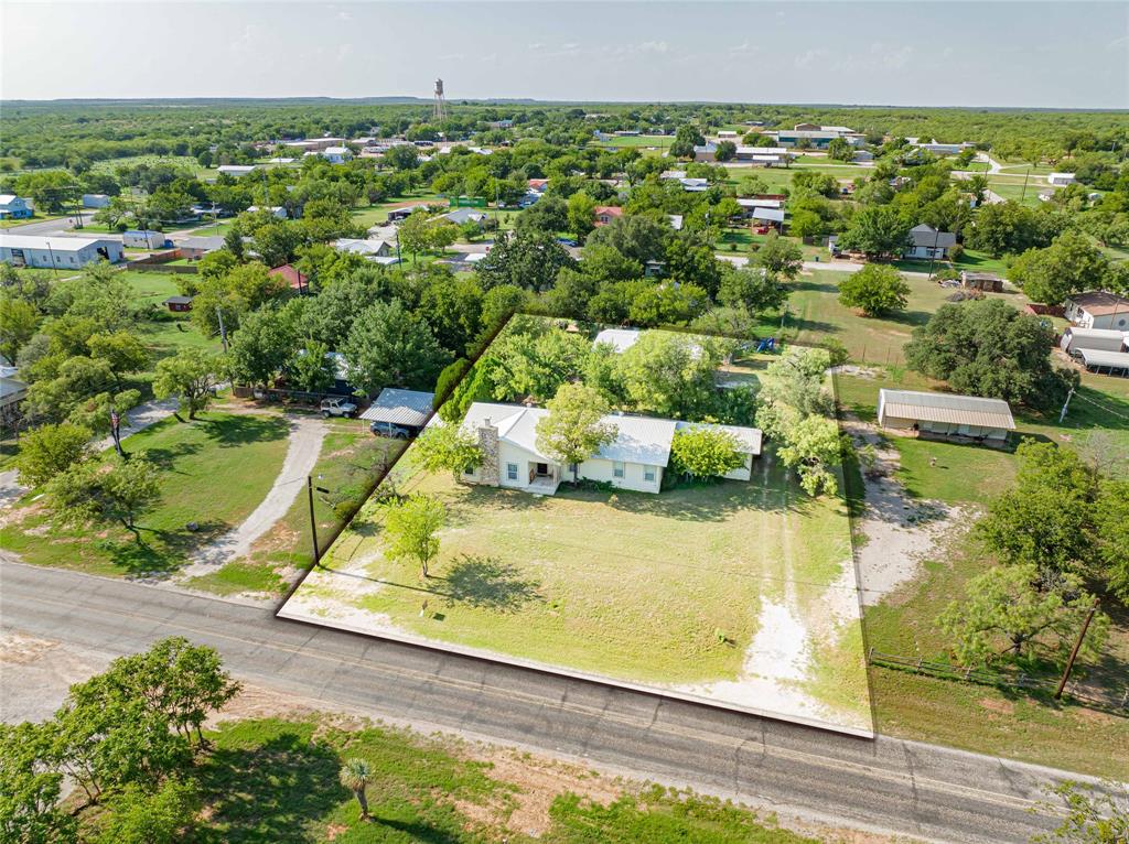 204 Fm 209 Property Photo 1