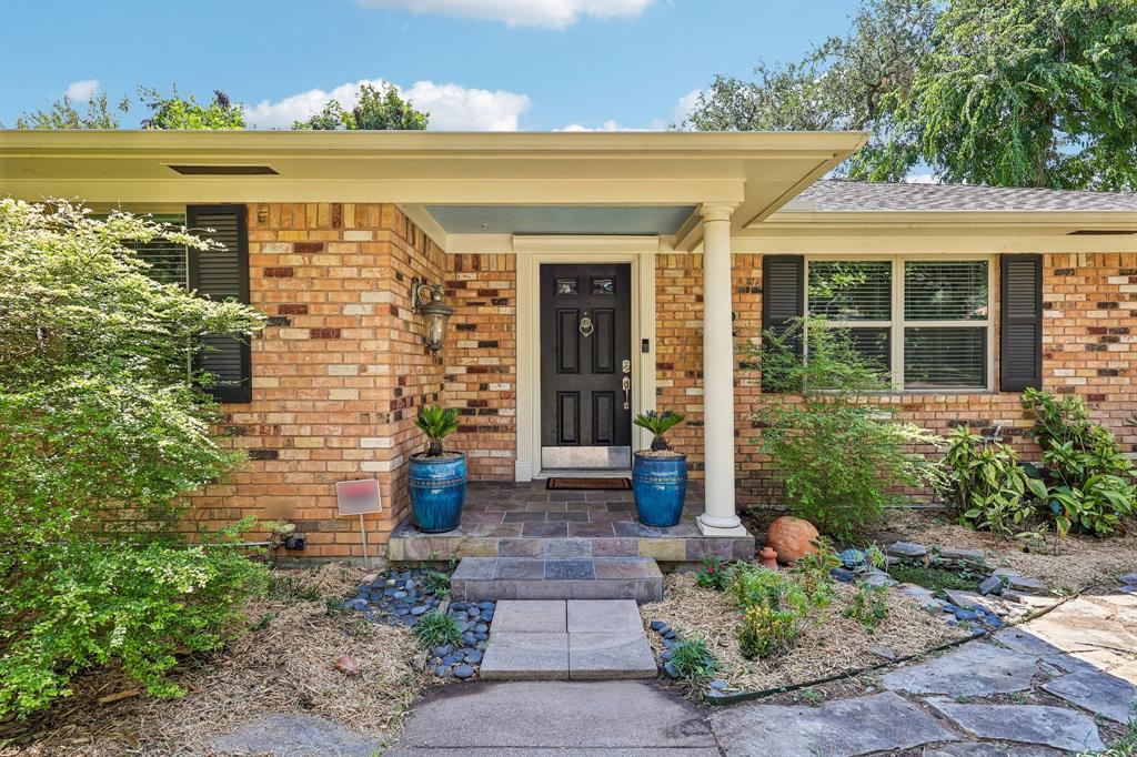 8324 Moorcroft Drive Property Photo 3