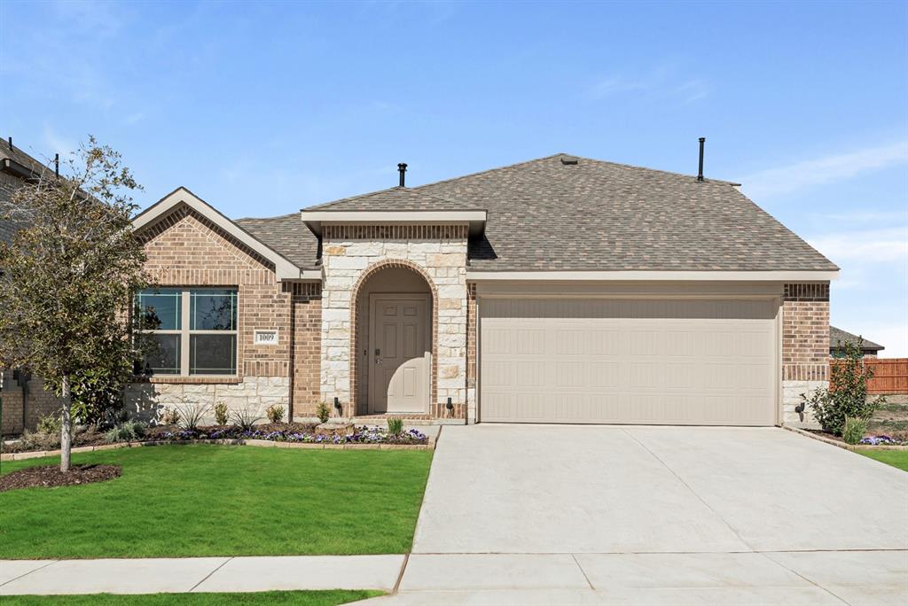 1009 Raptor Road Property Photo 1