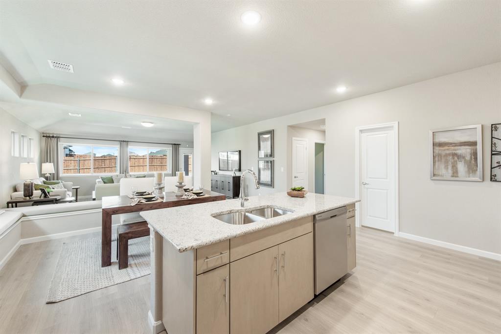 1009 Raptor Road Property Photo 6