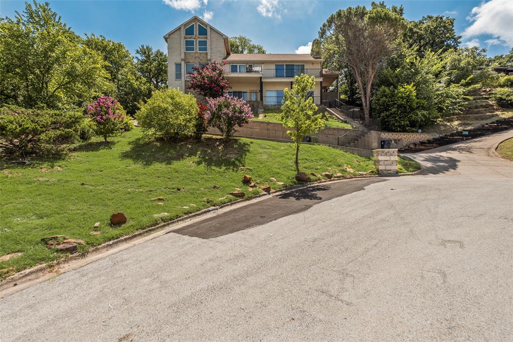 1803 Old Oak Property Photo 1
