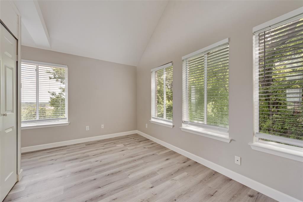 1803 Old Oak Property Photo 5