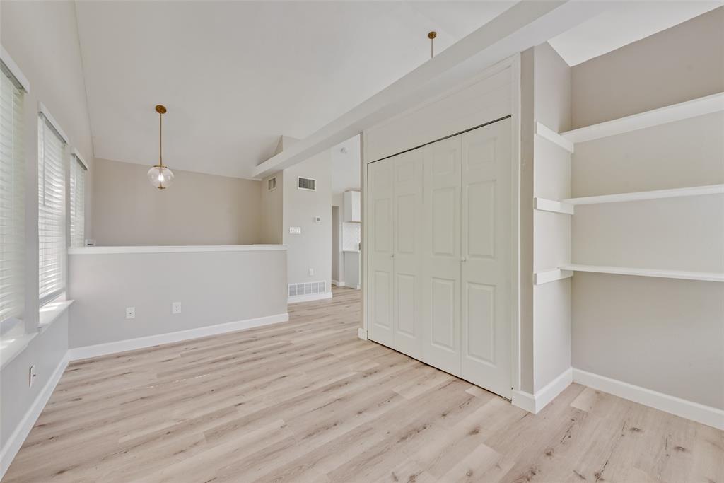 1803 Old Oak Property Photo 8