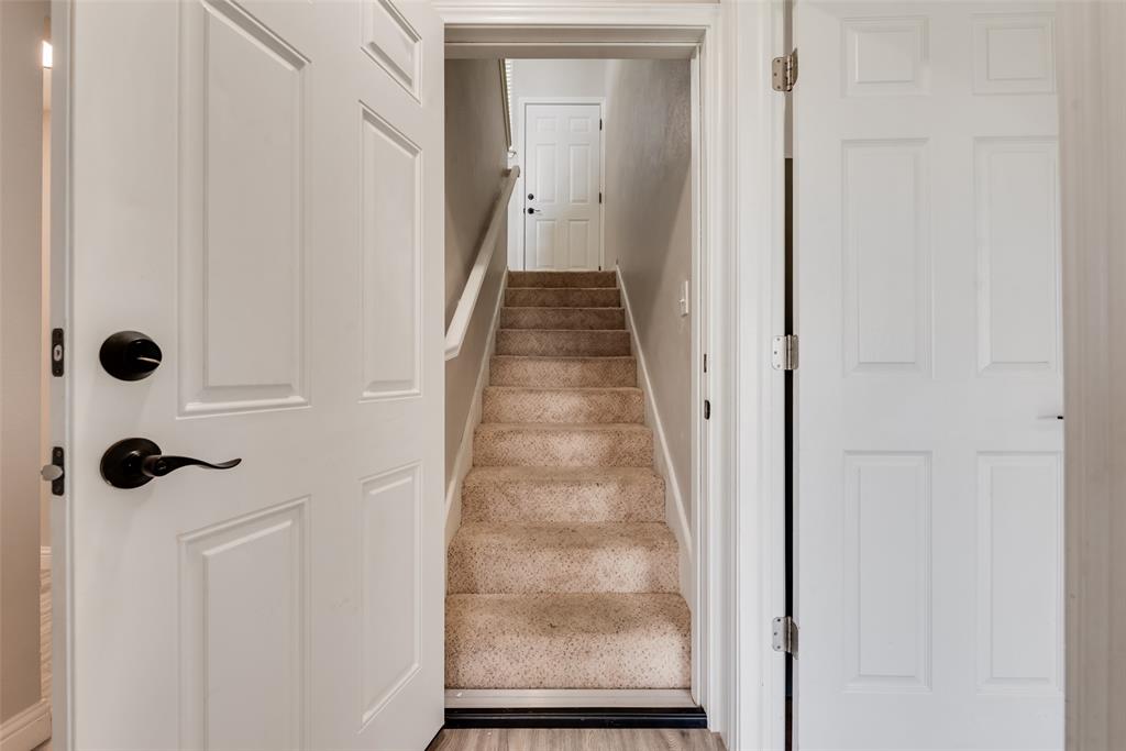 1803 Old Oak Property Photo 17