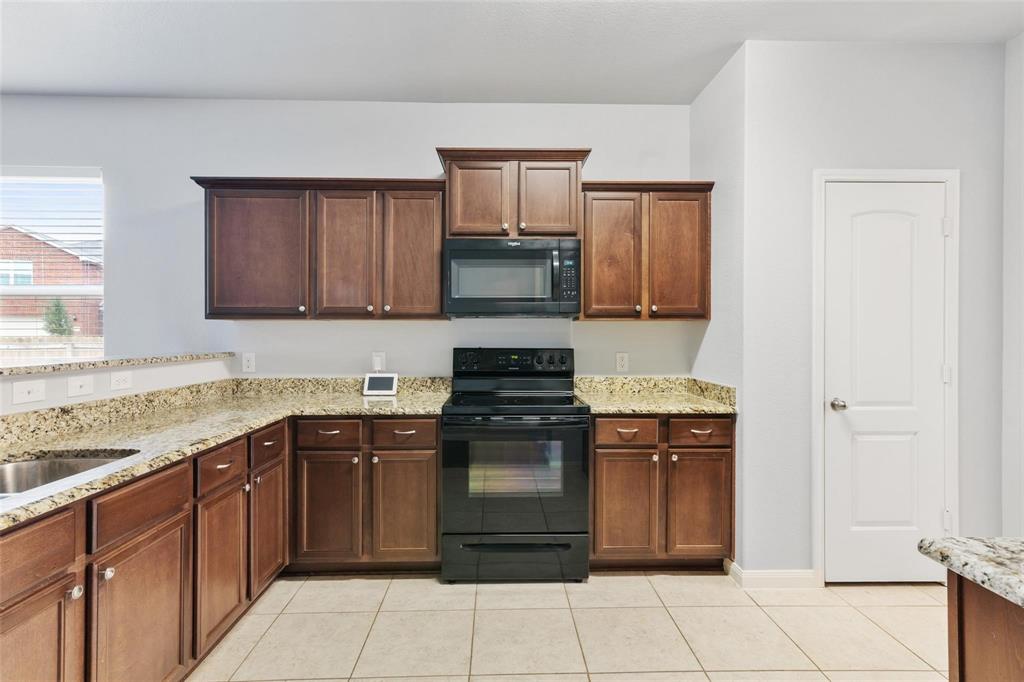 6041 Spring Ranch Drive Property Photo 7